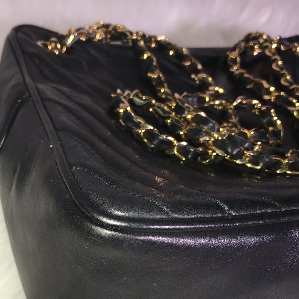 💎 CHANEL 💎 chevron lambskin zipper tote - Picture 13 of 15